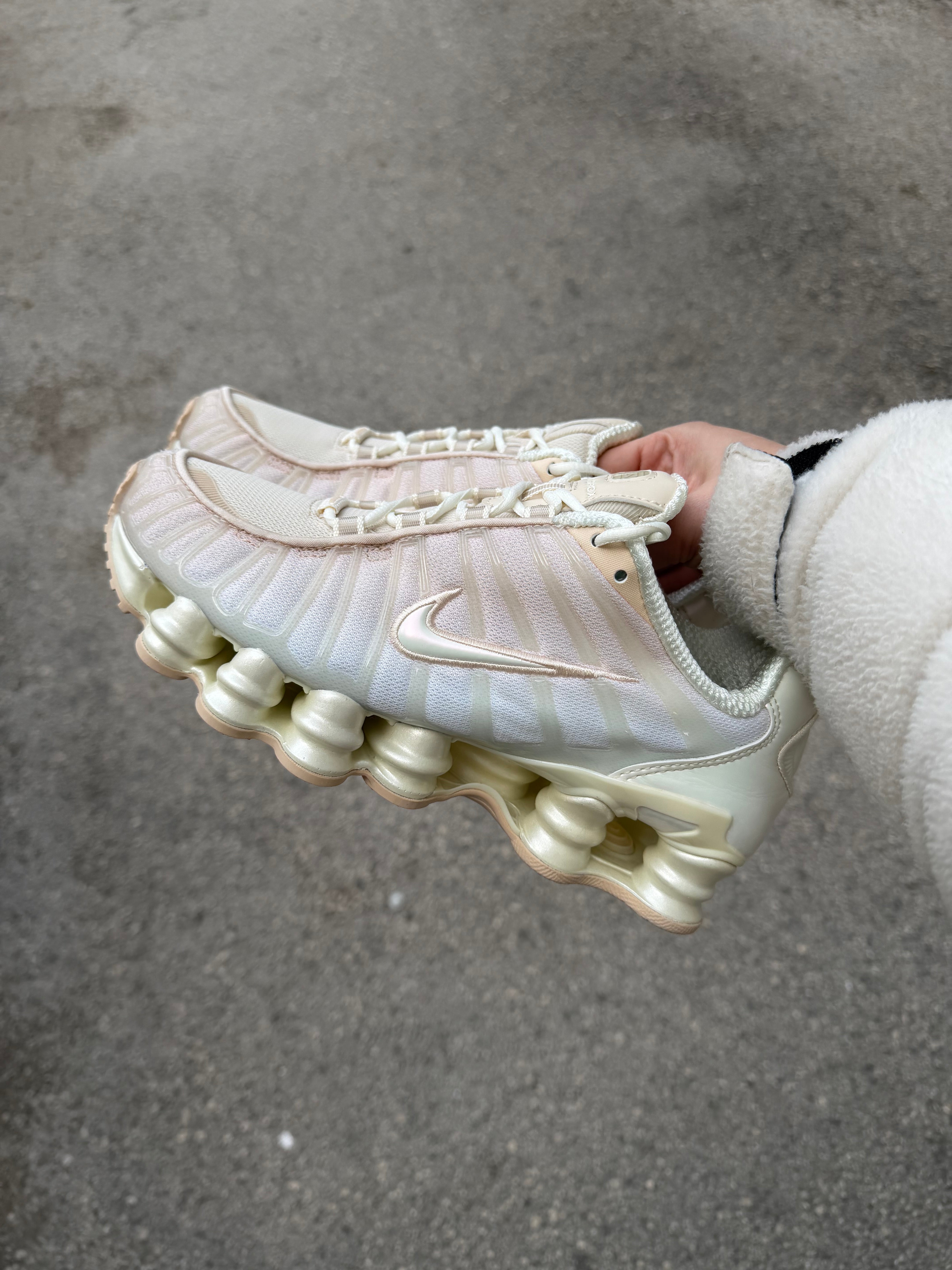 NIKE SHOX TL W ‘PEARL WHITE EDITION (COD 44L)