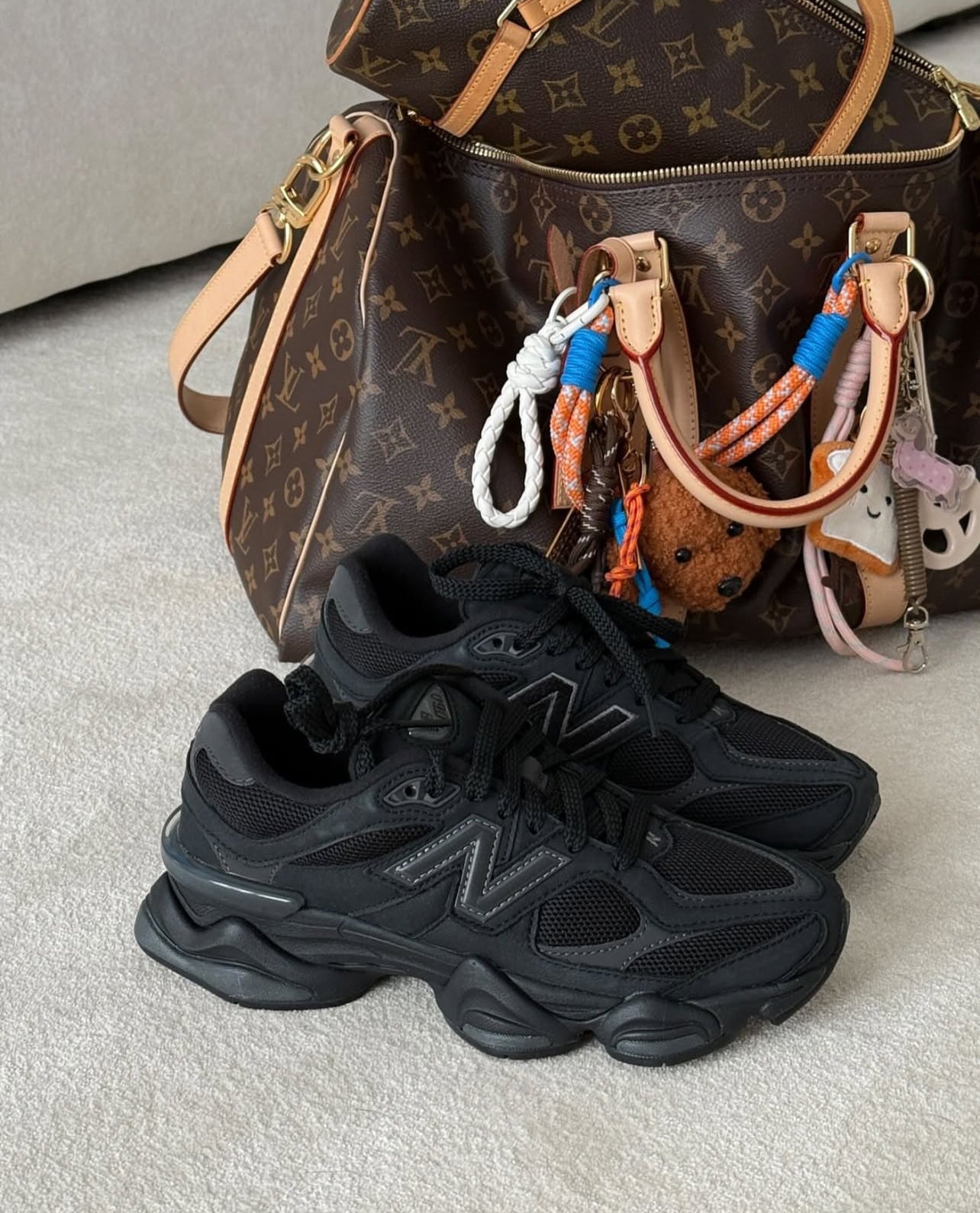 New Balance 9060 “Black Cat”(COD40F2)