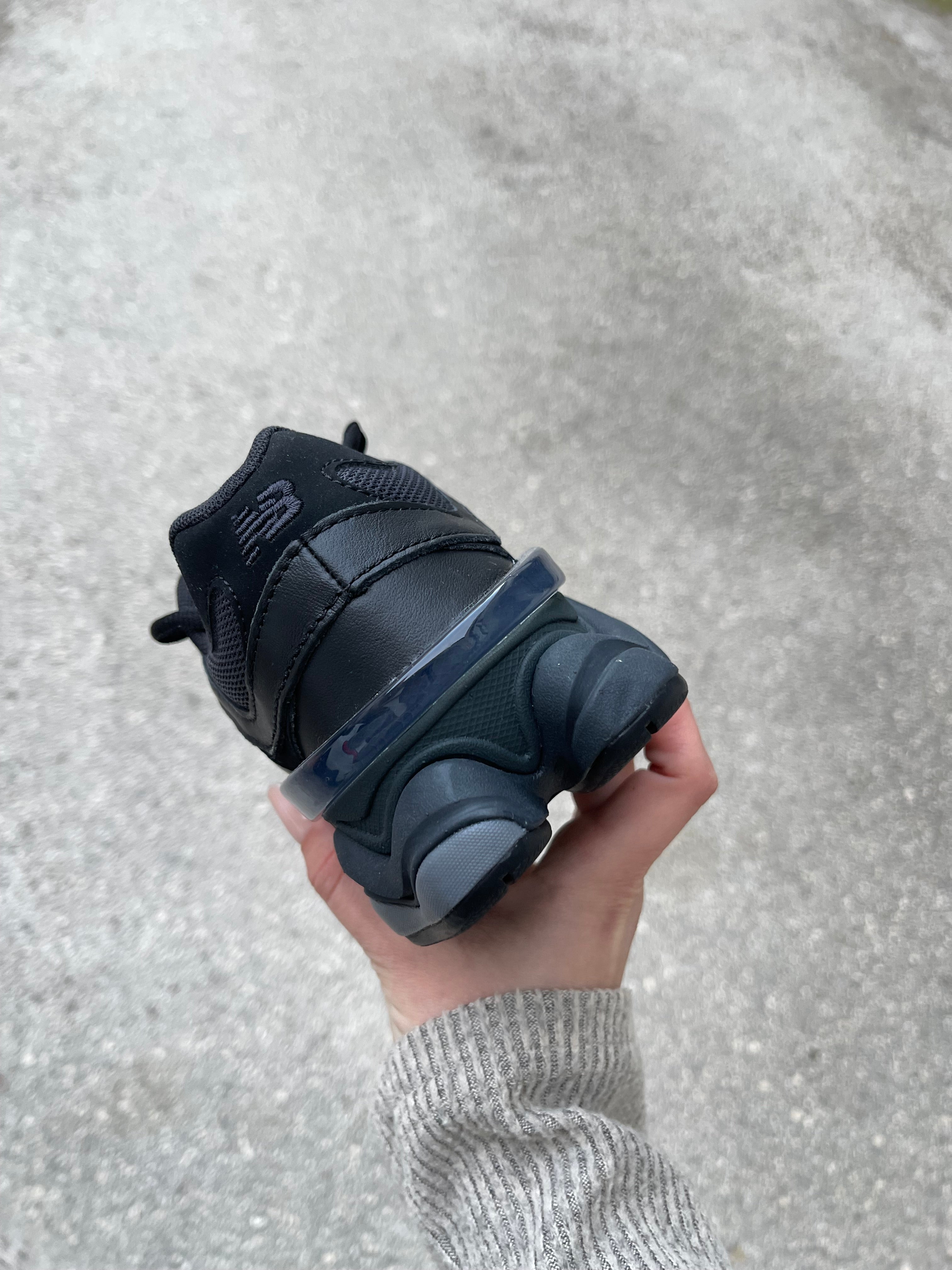 New Balance 9060 Unisex Triple Black (COD40F1)