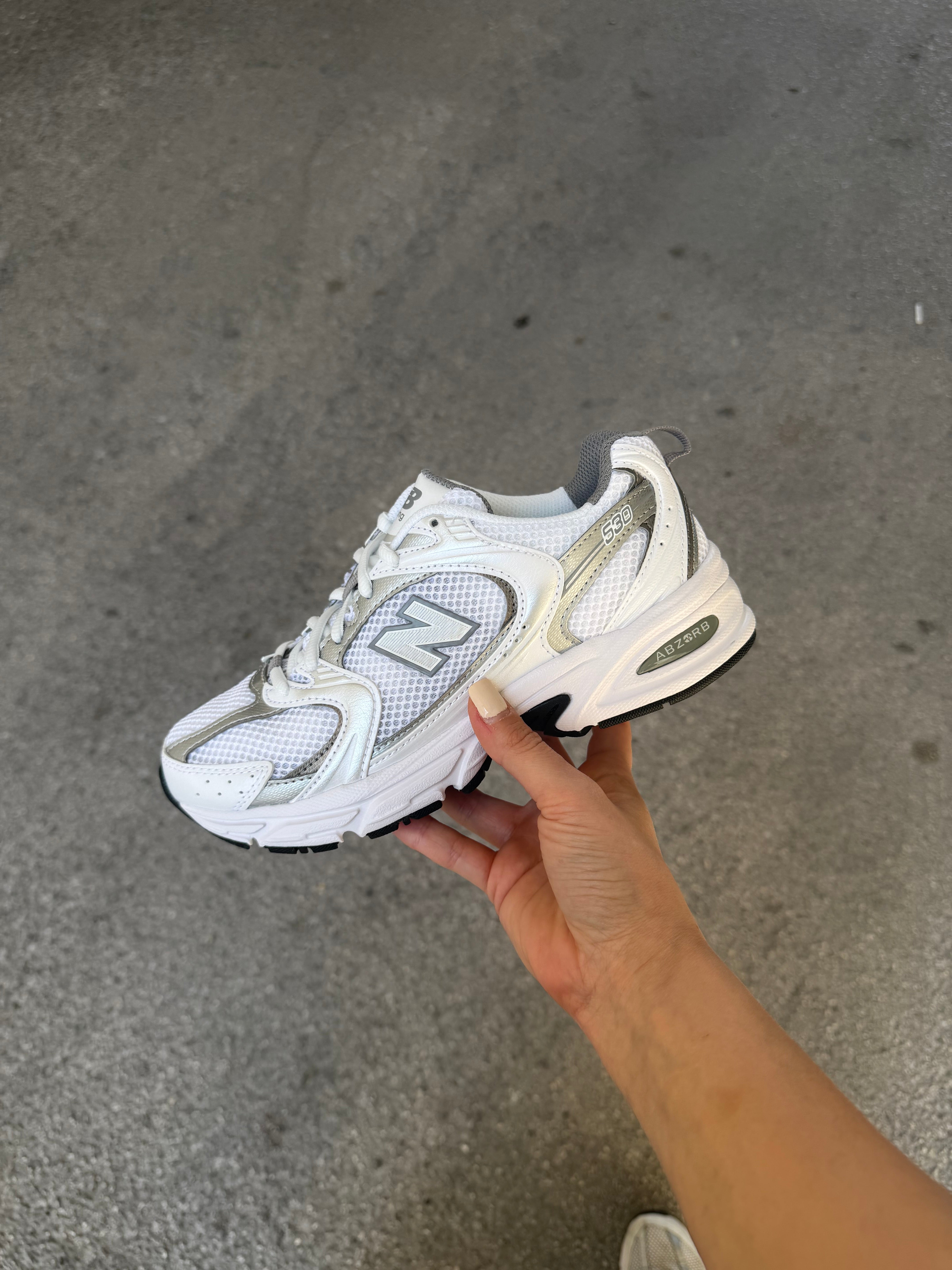 New Balance 530 Unisex ‘WhiteSilverMetallic’ (COD32A)