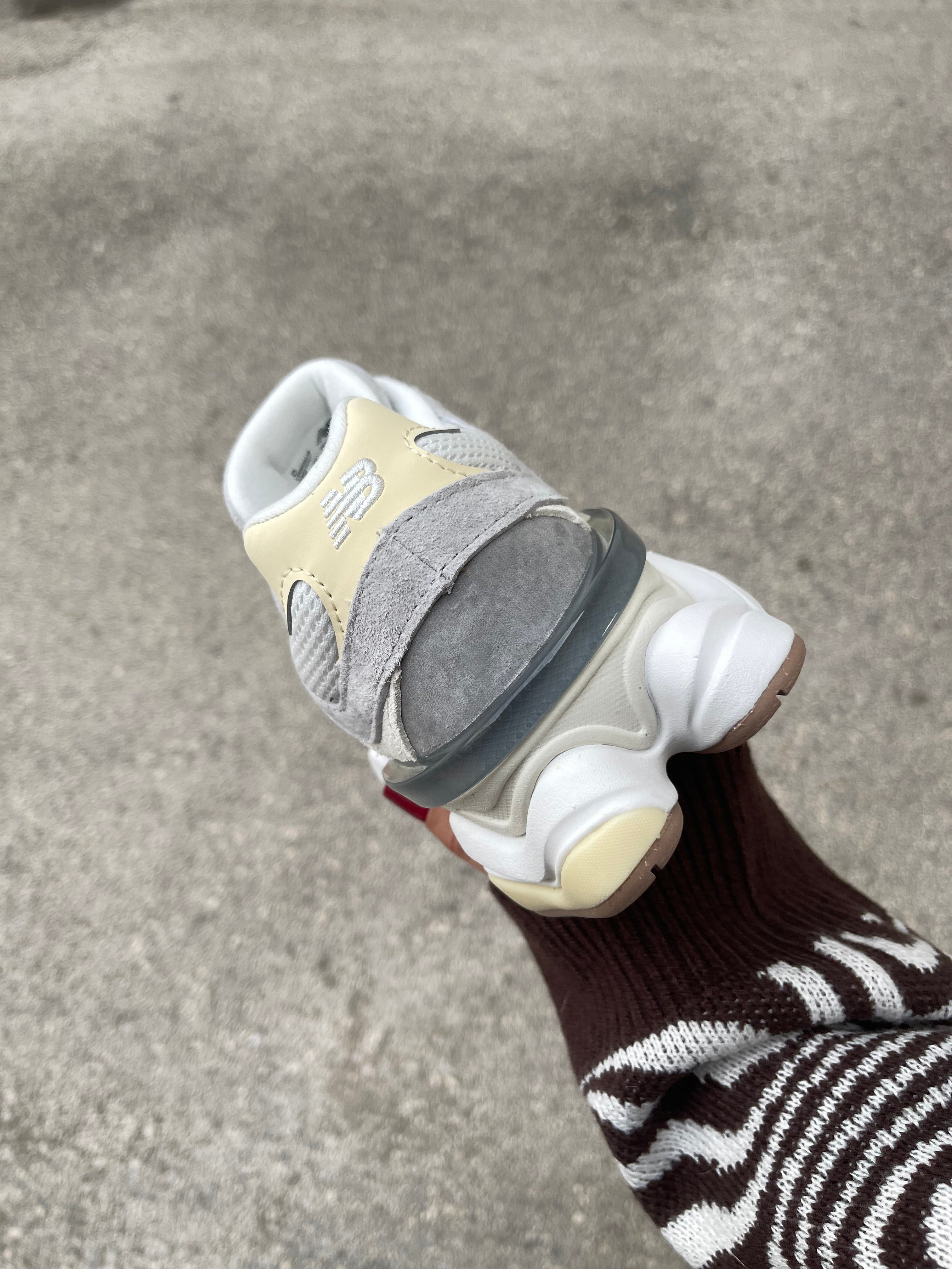 New Balance 9060 Shadow yellow grey (COD46)