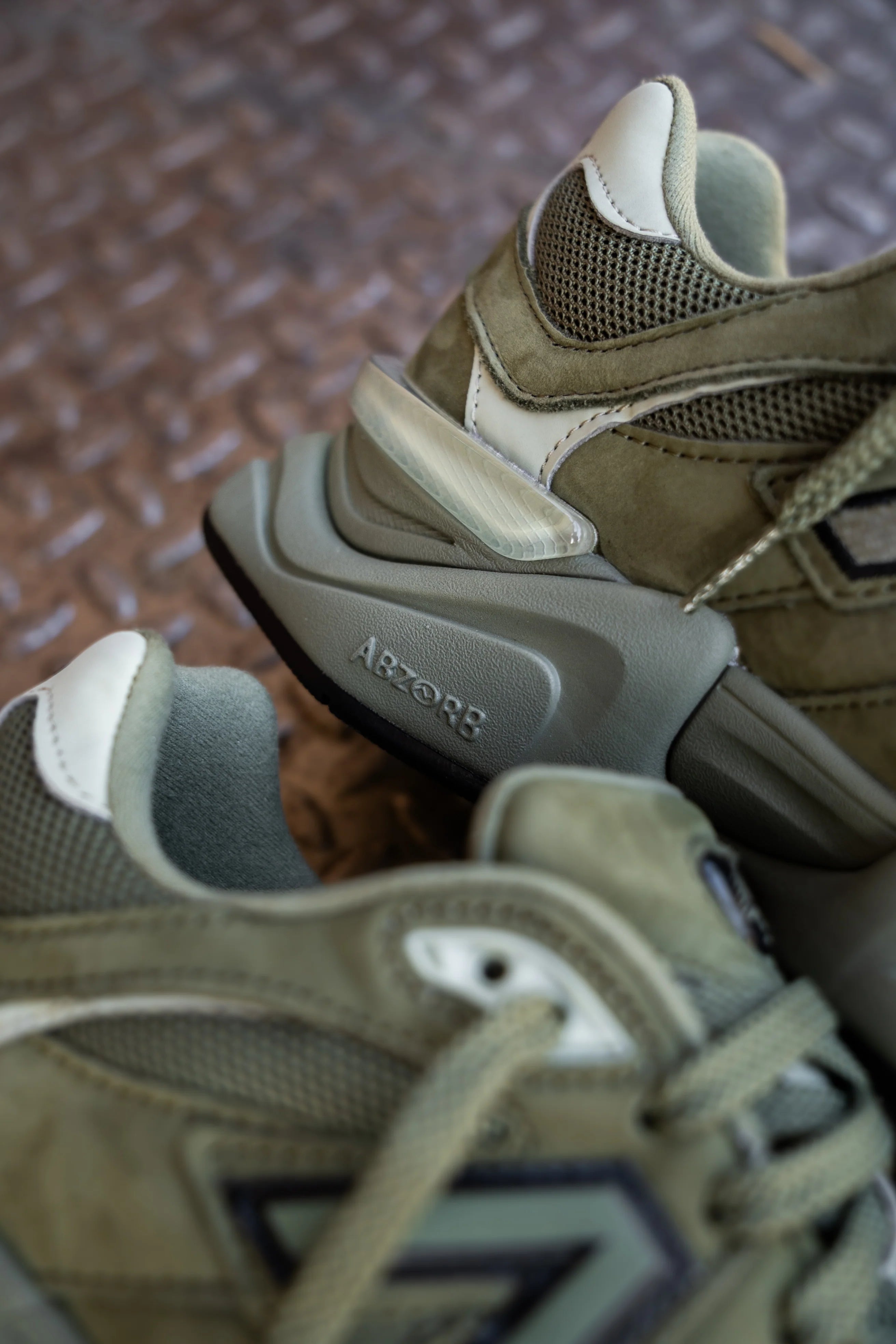New Balance 9060 Dark Olivine (COD40F)