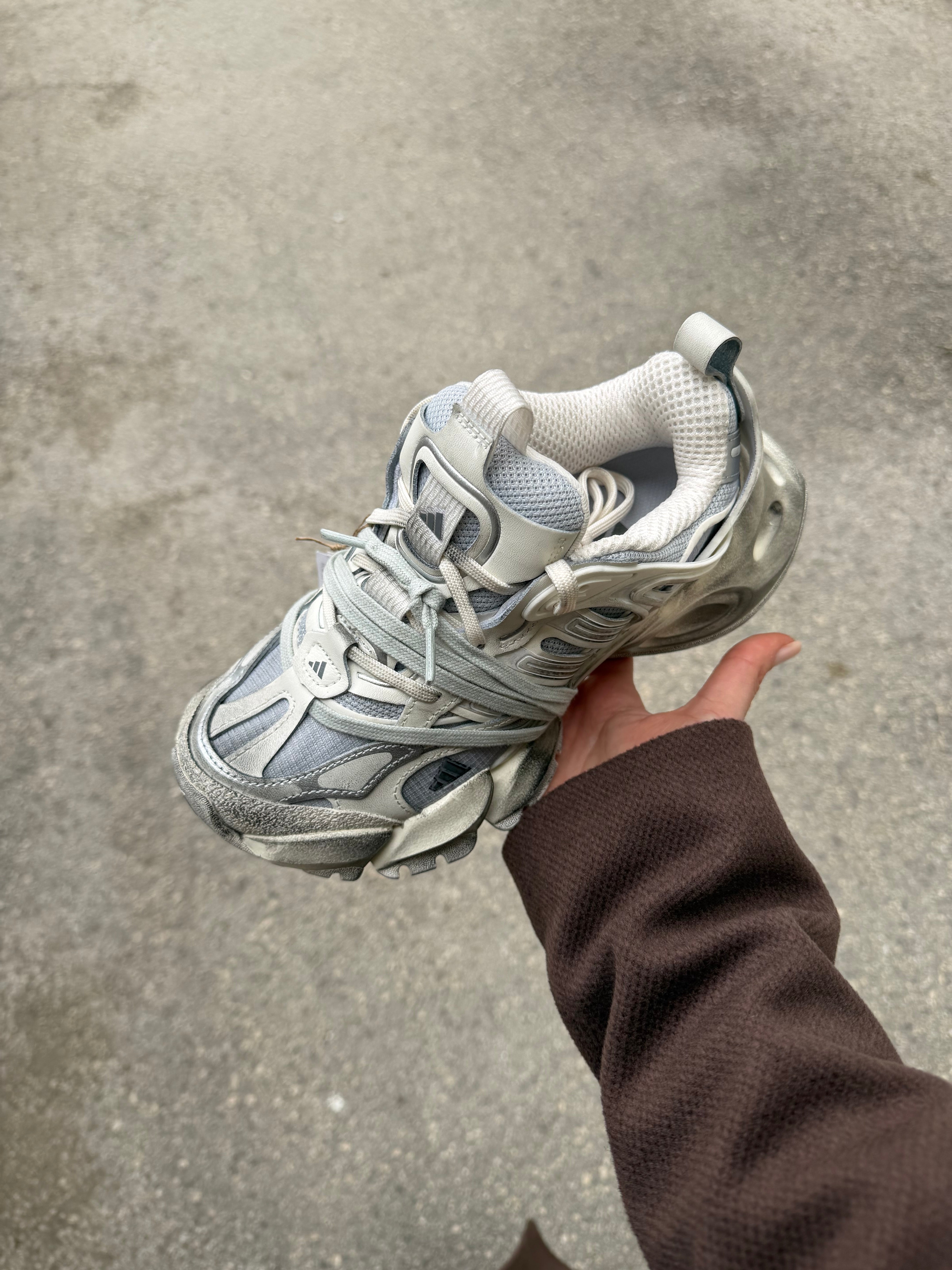 Adidas XLG Runner Deluxe Sail Grey (COD42A)