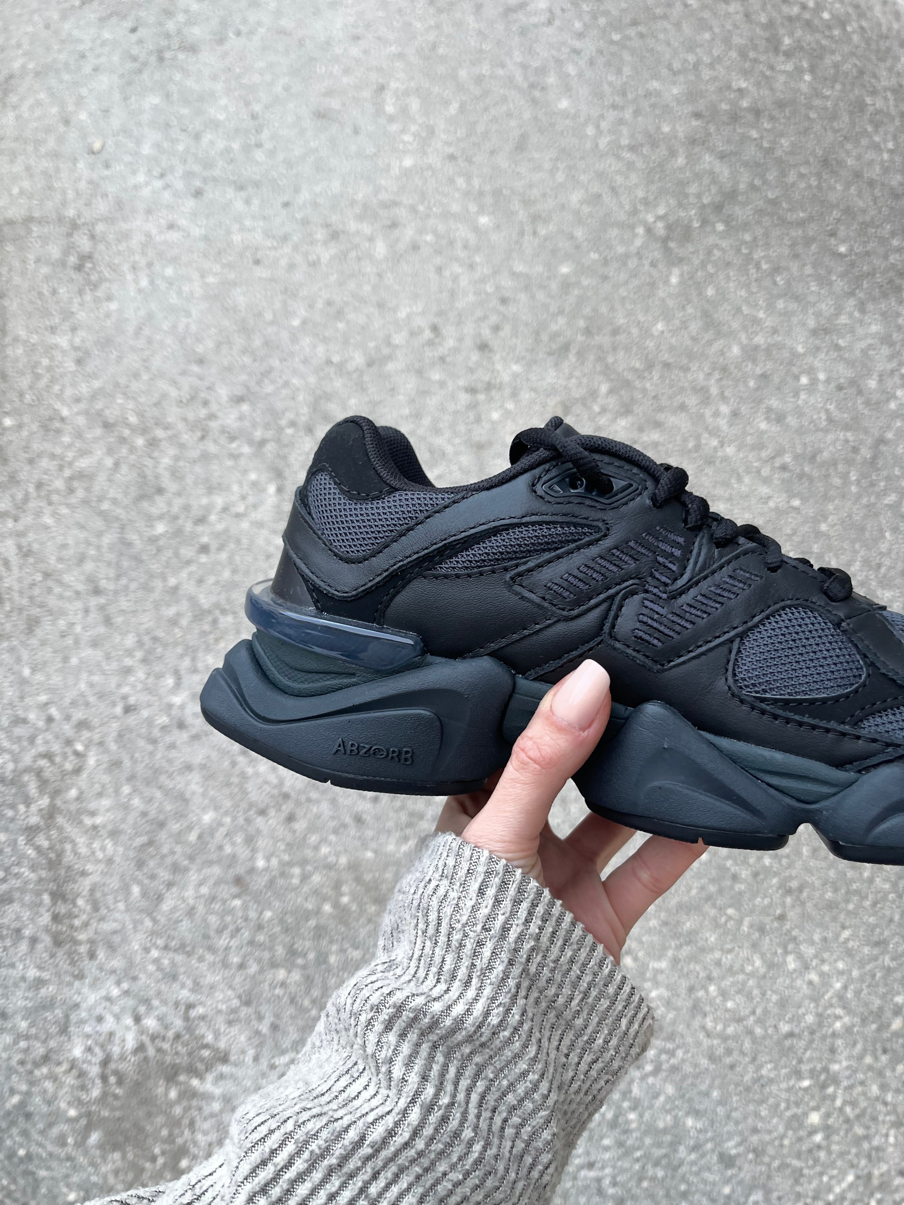 New Balance 9060 Unisex Triple Black (COD40F1)