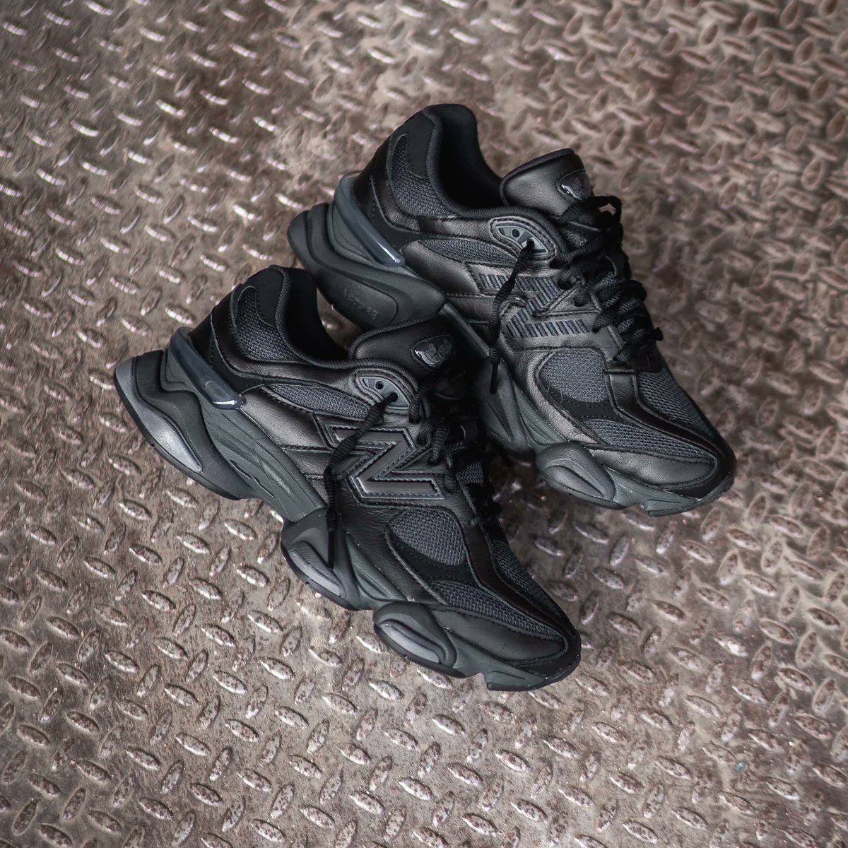New Balance 9060 Unisex Triple Black (COD40F1)