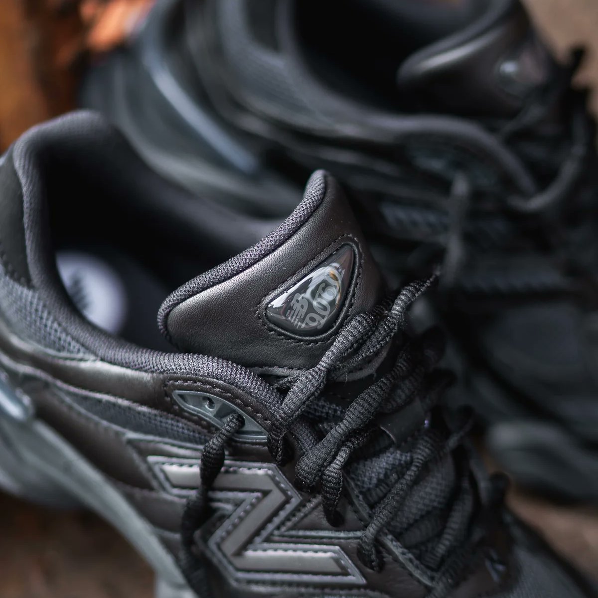 New Balance 9060 Unisex Triple Black (COD40F1)