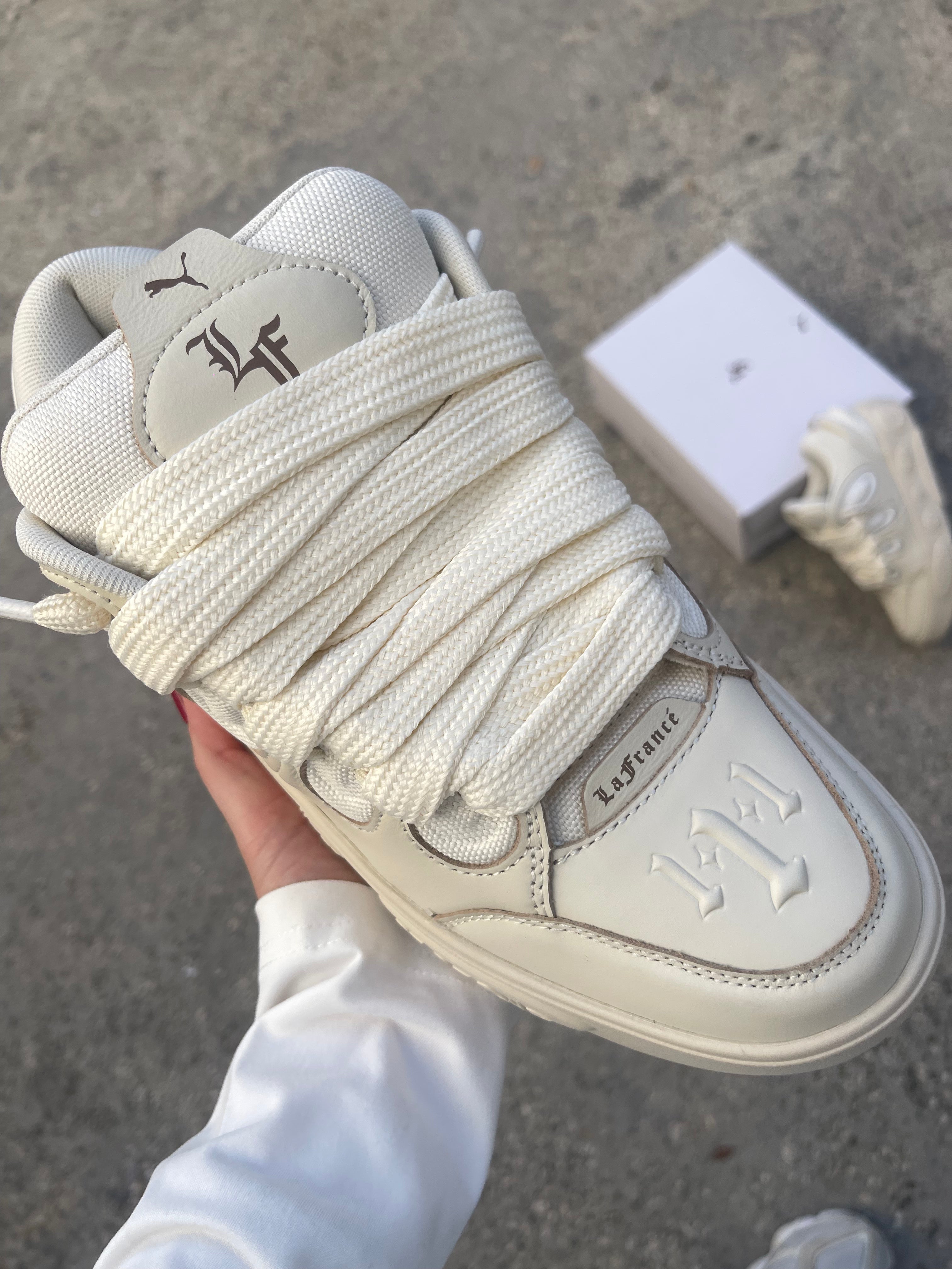 PUMA La France Moment in pelle beige