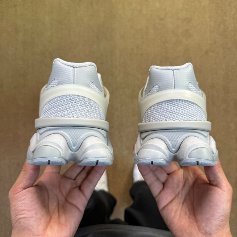 New Balance 9060 "Concrete" (COD38D)