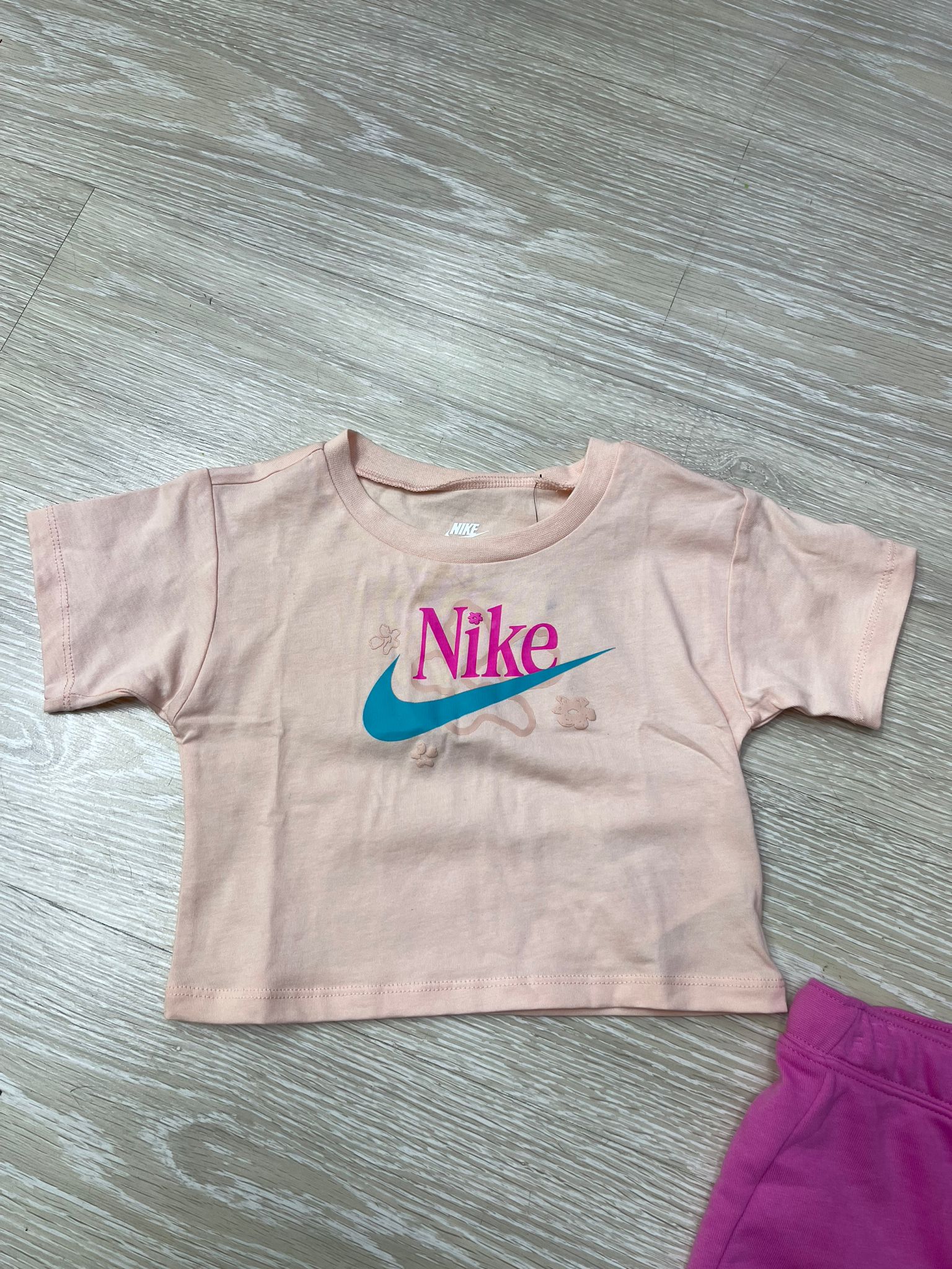 Nike Sportswear Set T-Shirt e Shorts Unisex