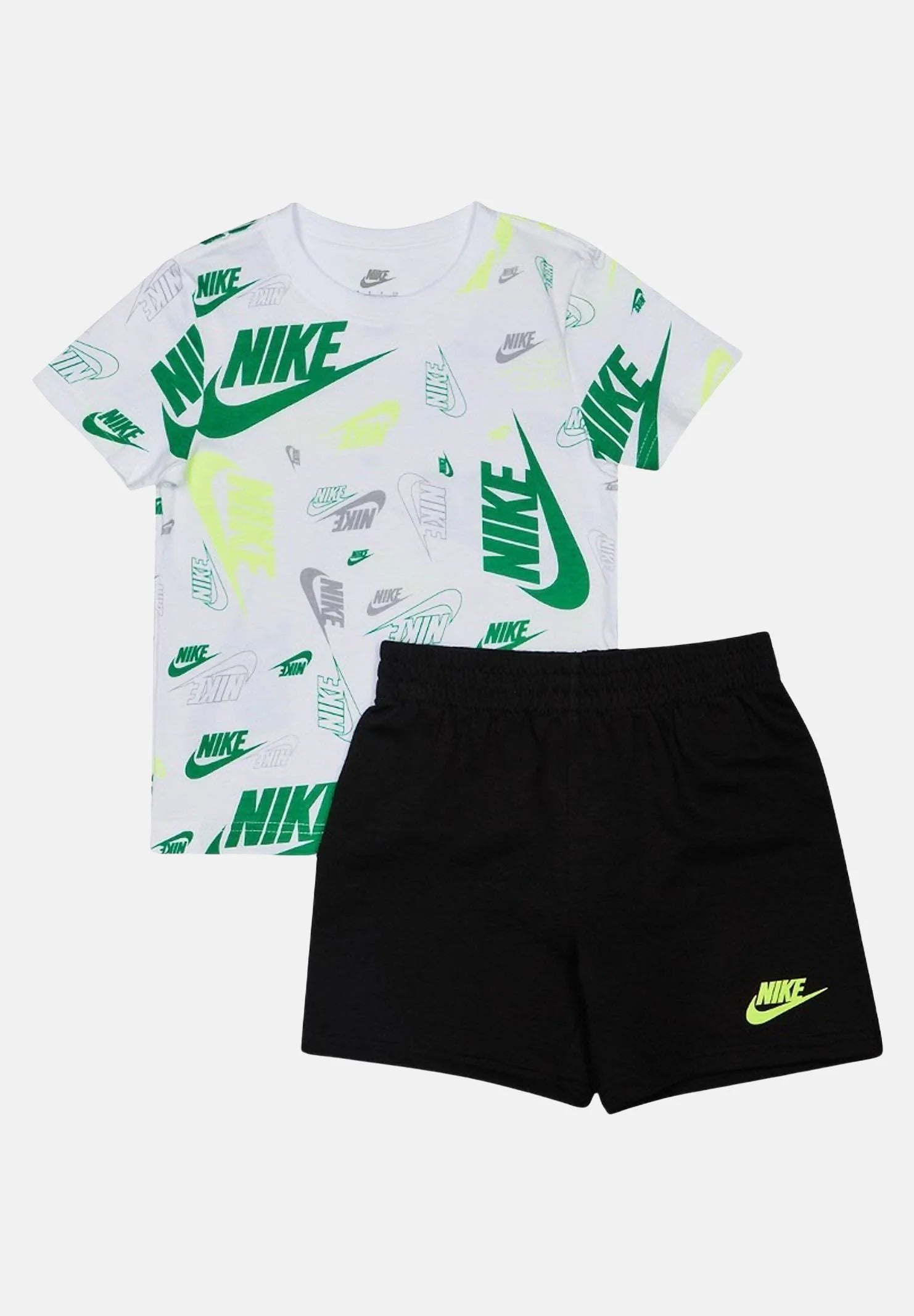 Nike Sportswear Set T-Shirt e Shorts