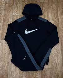 Nike TUTA completa con cappuccio