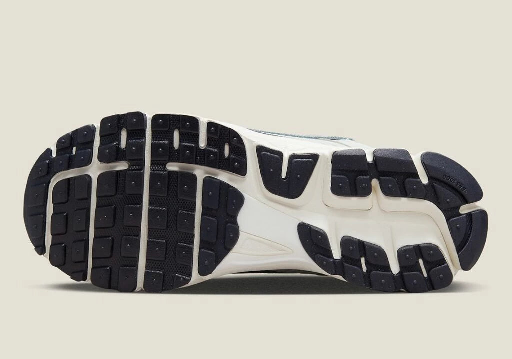 Nike Zoom Vomero 5 (COD-V1)