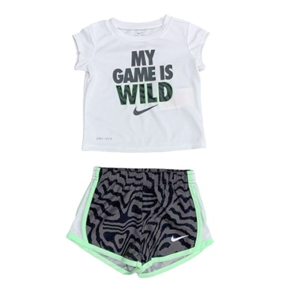 Nike Sportswear Set T-Shirt e Shorts Unisex