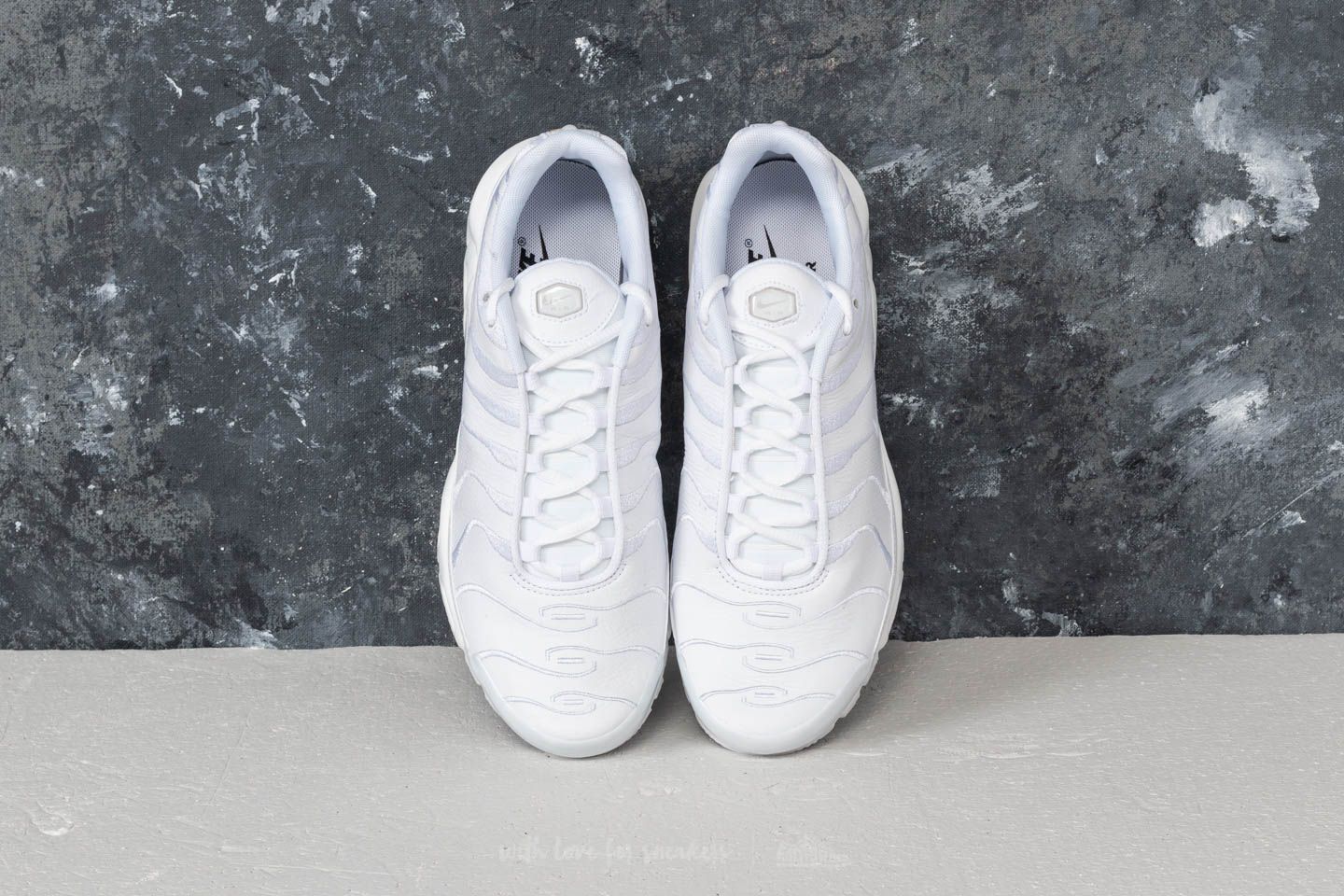 Nike Air Max Plus TN white