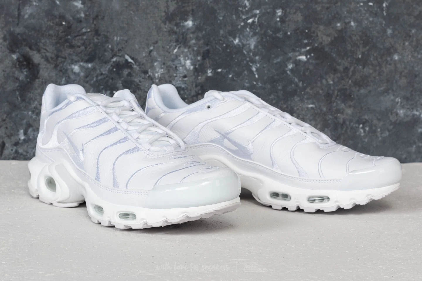 Nike Air Max Plus TN white