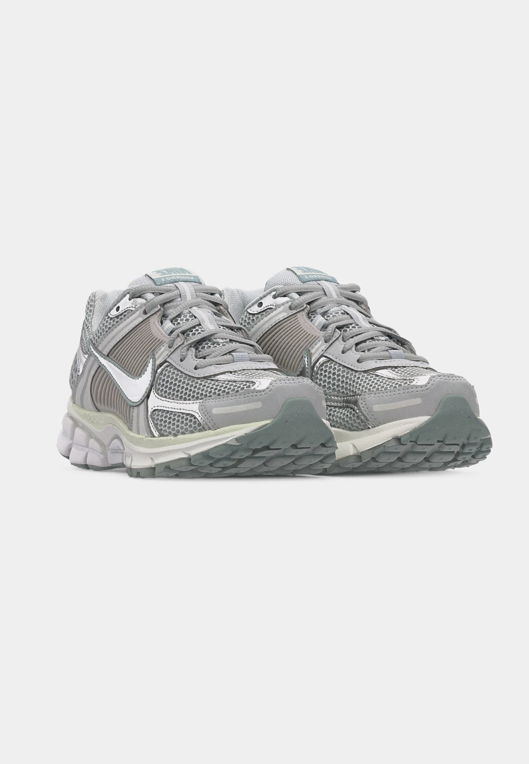 Nike Zoom Vomero 5 (COD-V6)