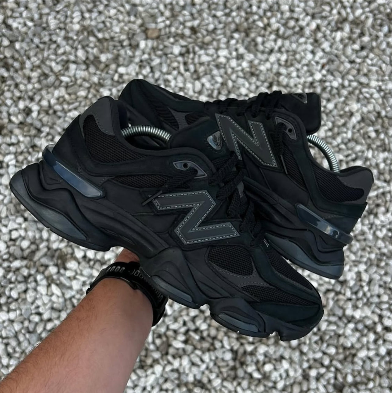 New Balance 9060 “Black Cat”(COD40F2)