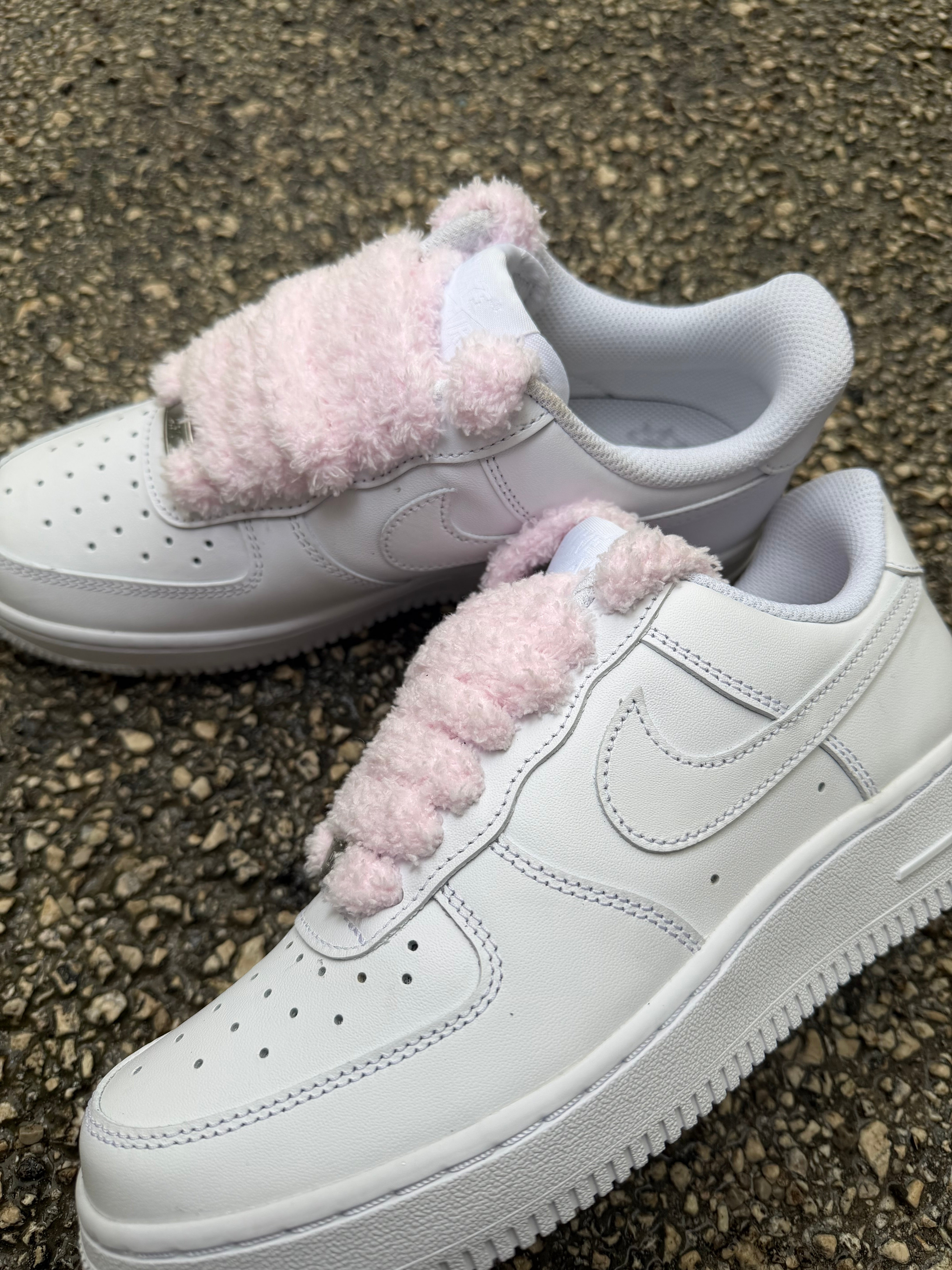 Nike Air Force 1 “Pink Teddy Laces“
