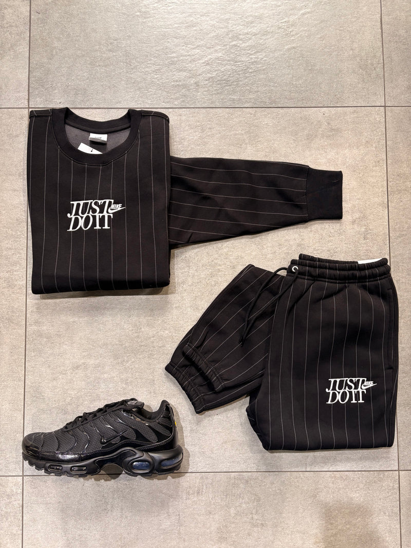 Nike TUTA completa Black