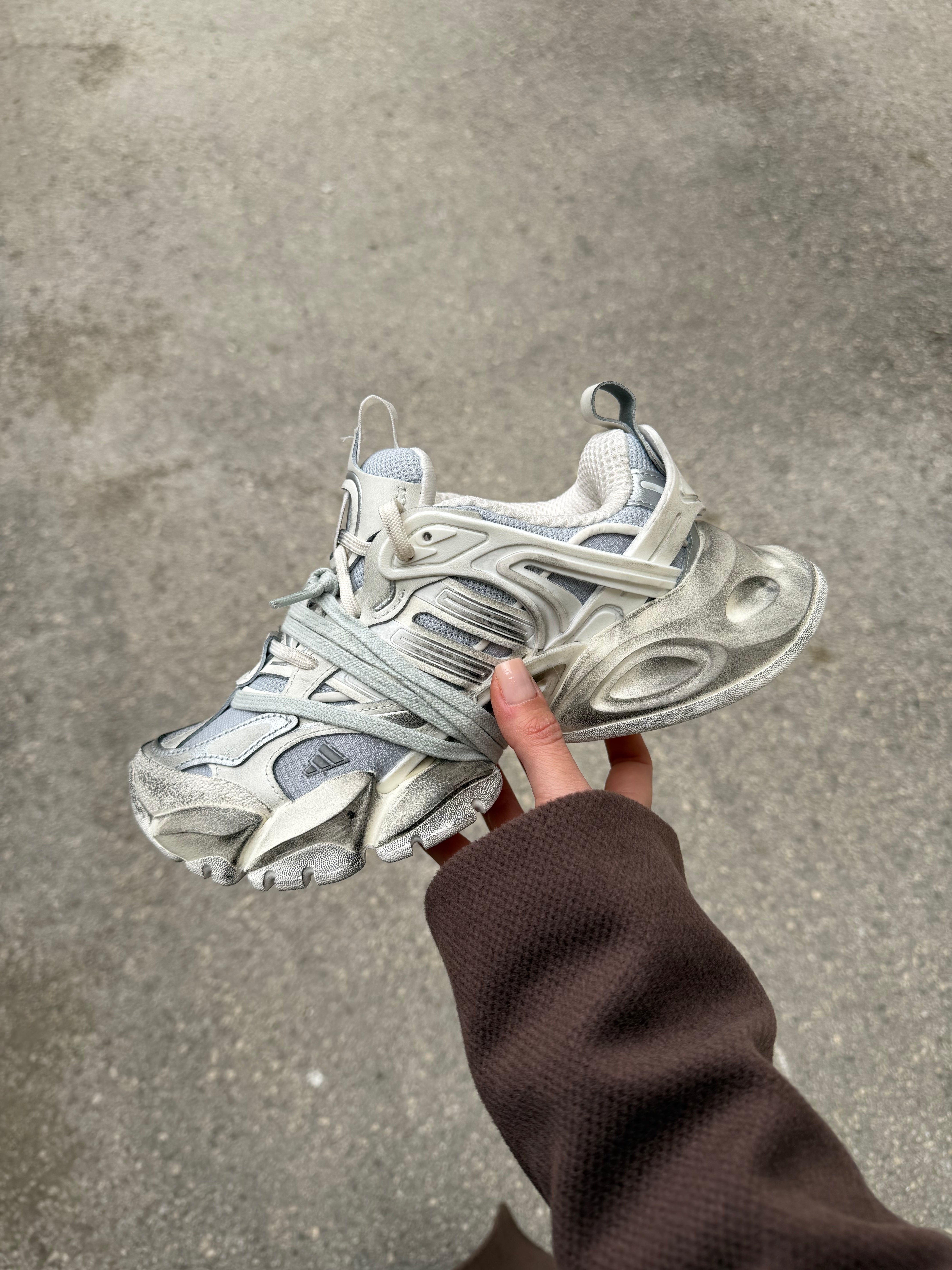 Adidas XLG Runner Deluxe Sail Grey (COD42A)