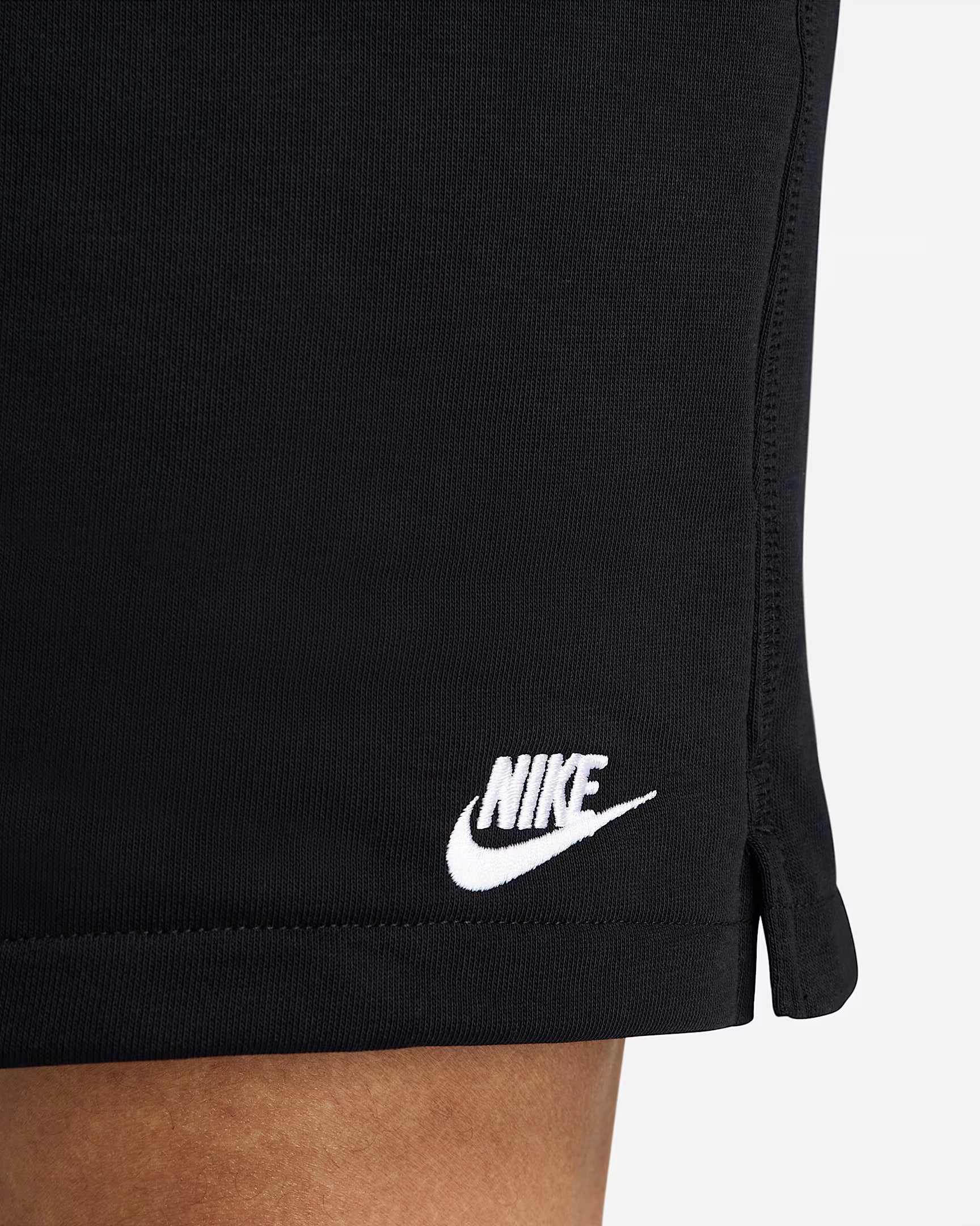 Nike Club Pantaloncini Flow in French Terry