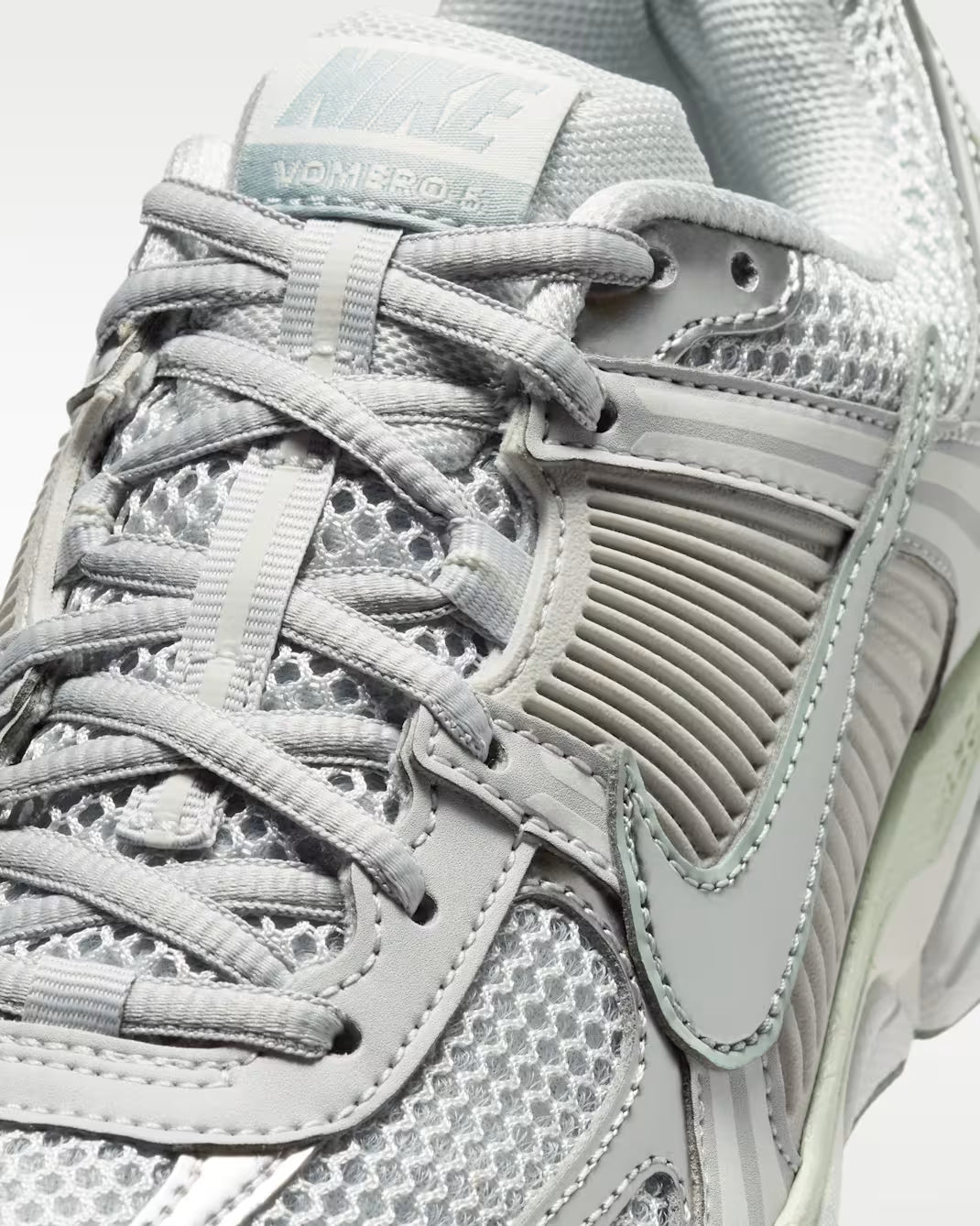 Nike Zoom Vomero 5 (COD-V6)