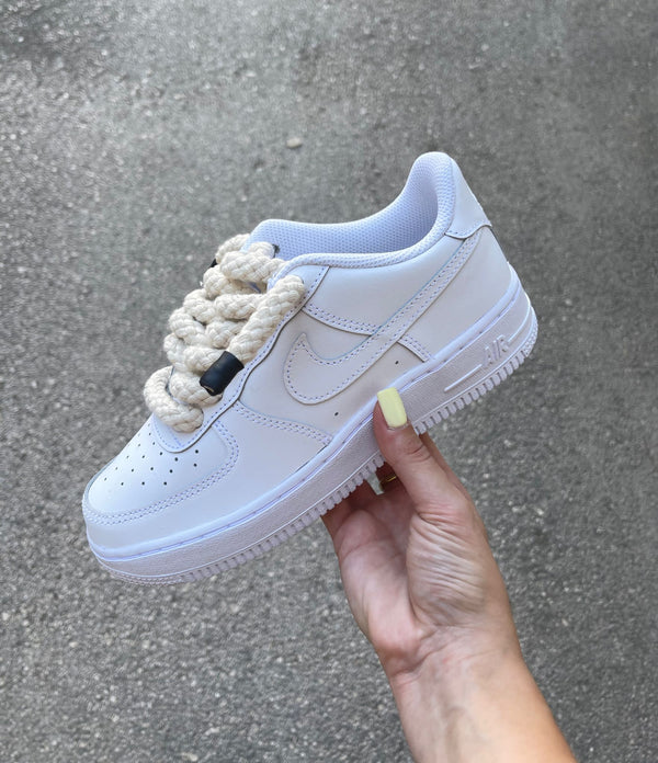 Nike Air Force 1 “Rope Laces” bianca con corda beige