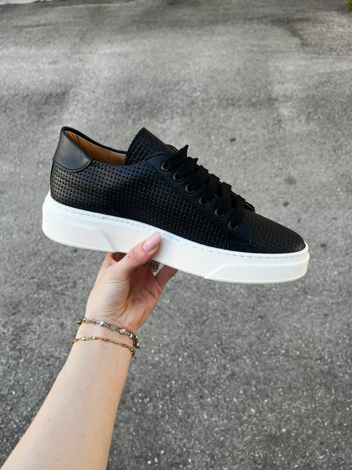 DR74 Black (COD9A)