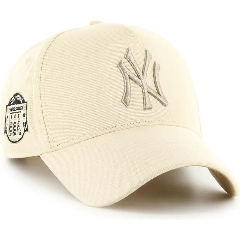 Cappellino curvo beige snapback con logo beige