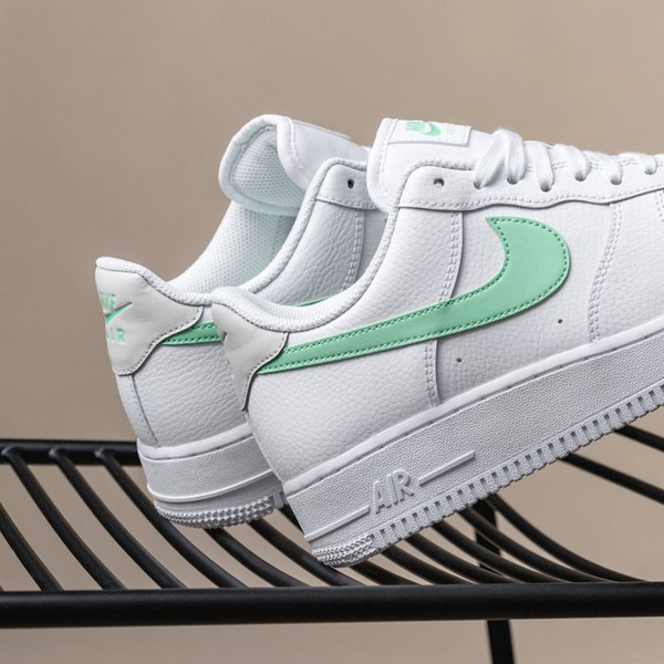 Nike Air Force 1  ’07 ‘White Green Glow’