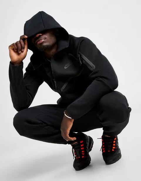 Nike Tech Fleece completa con cappuccio