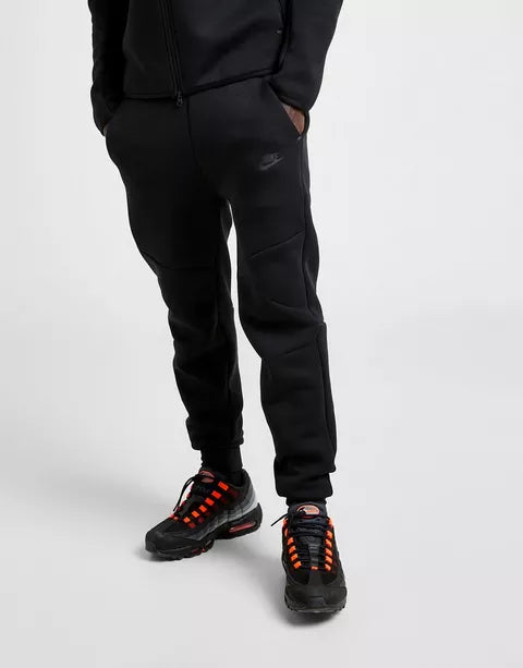 Nike Tech Fleece completa con cappuccio