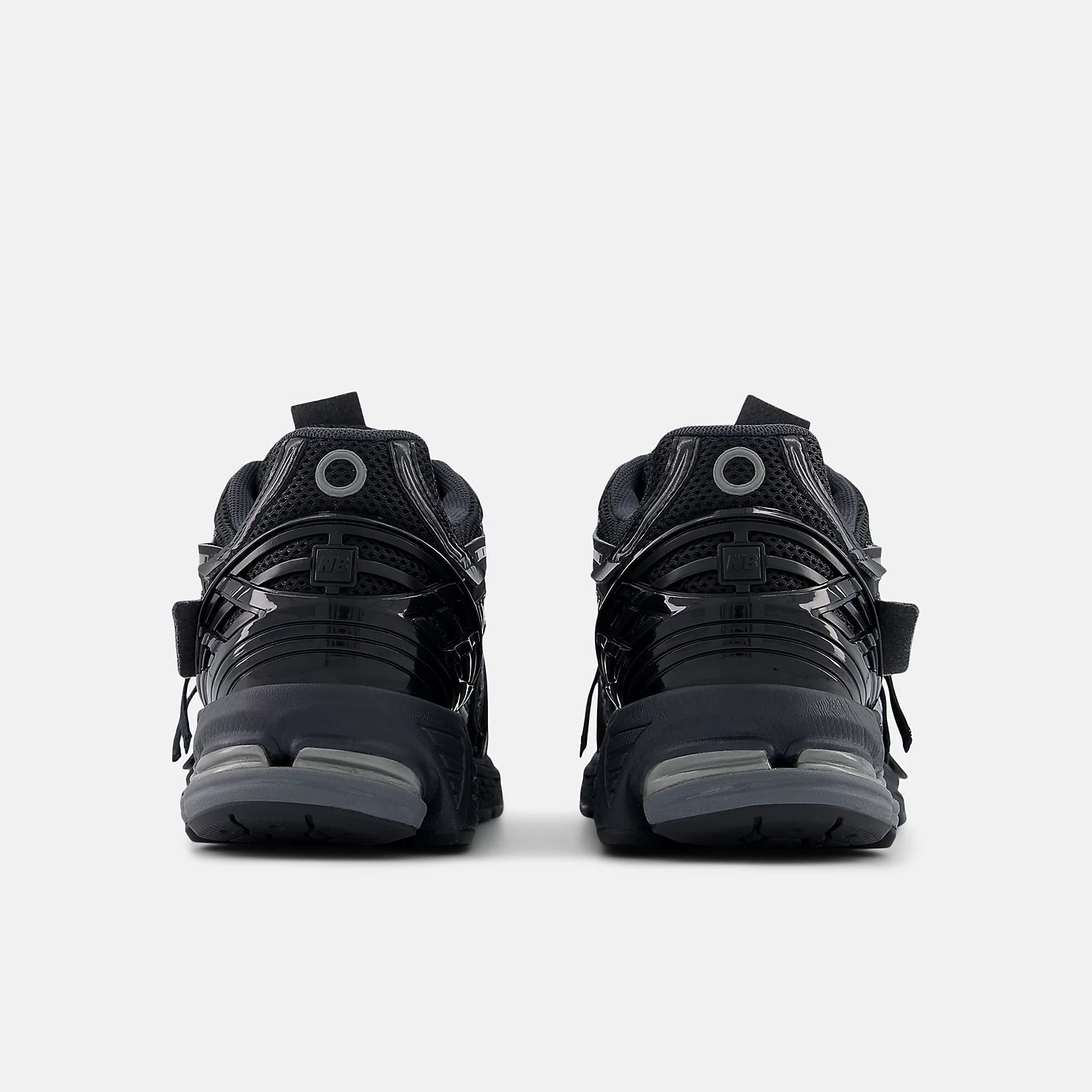 New Balance 1906 Black Phantom \ Metallic Silver
