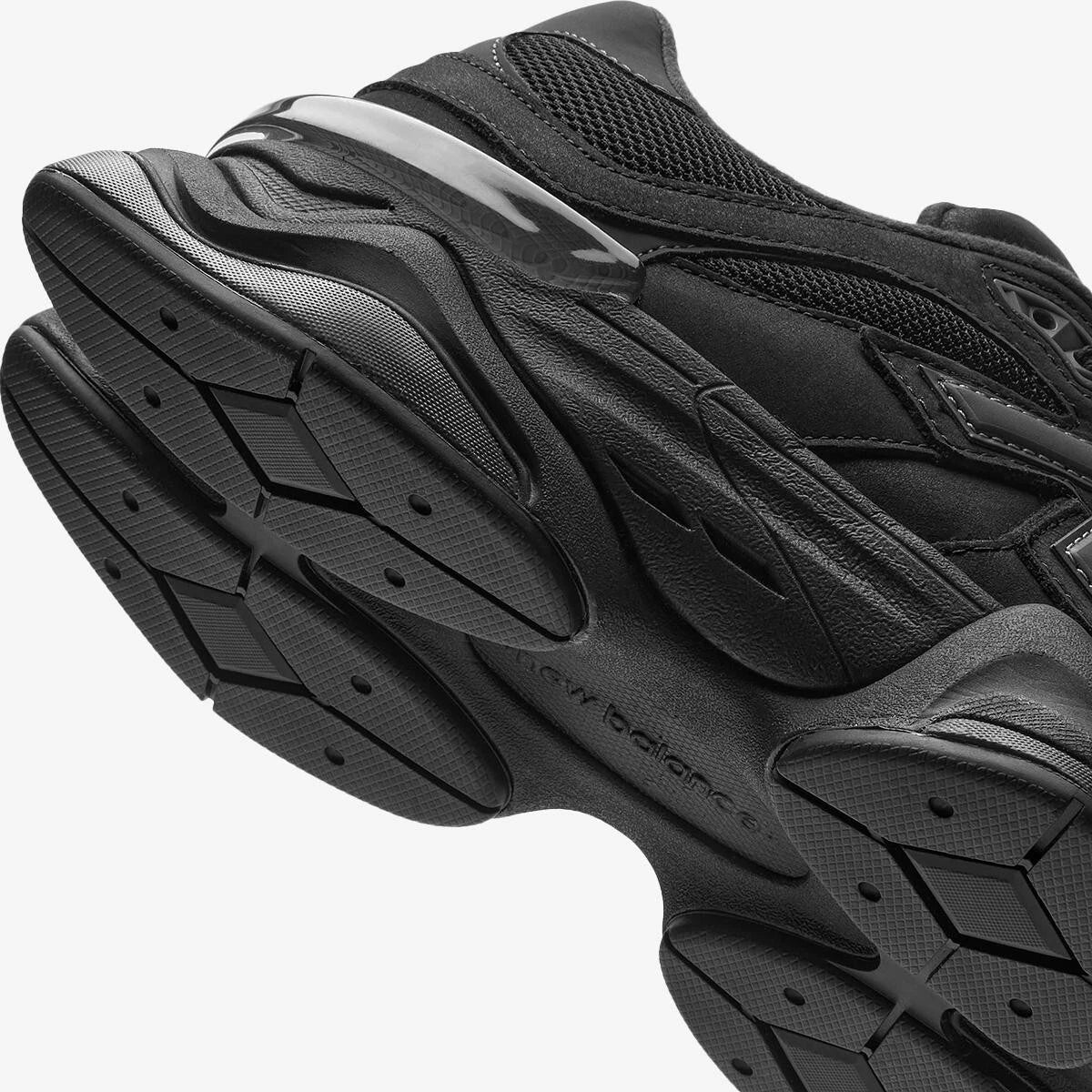 New Balance 9060 “Black Cat”(COD40F2)