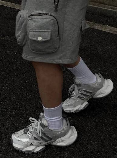 Adidas XLG Runner Deluxe (COD42)